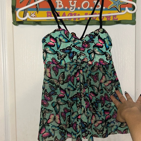 🩵3/$20🩵 BUTTERFLY MESH CRISS CROSS TANK TOP - Picture 2 of 7